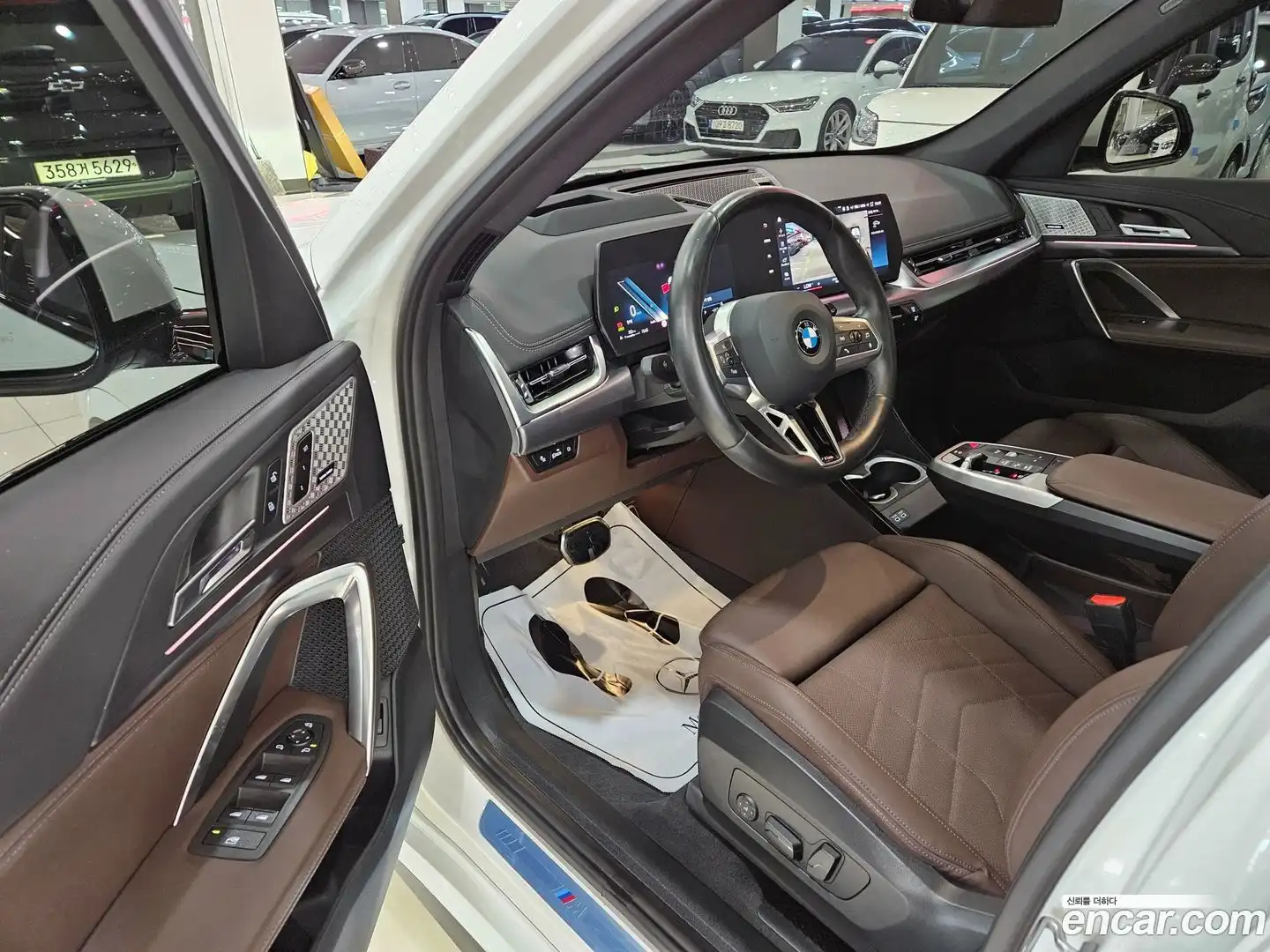 X1 BMW 2023.4-INNER-010