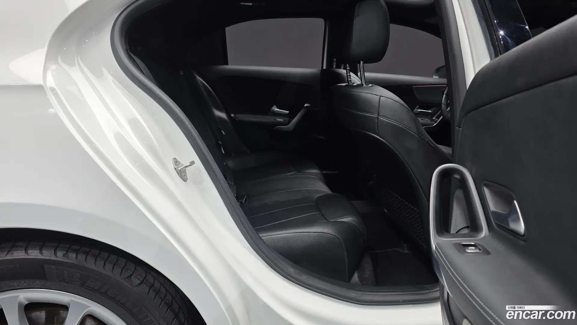 A-Class Mercedes-Benz 2020.8-OPTION-015