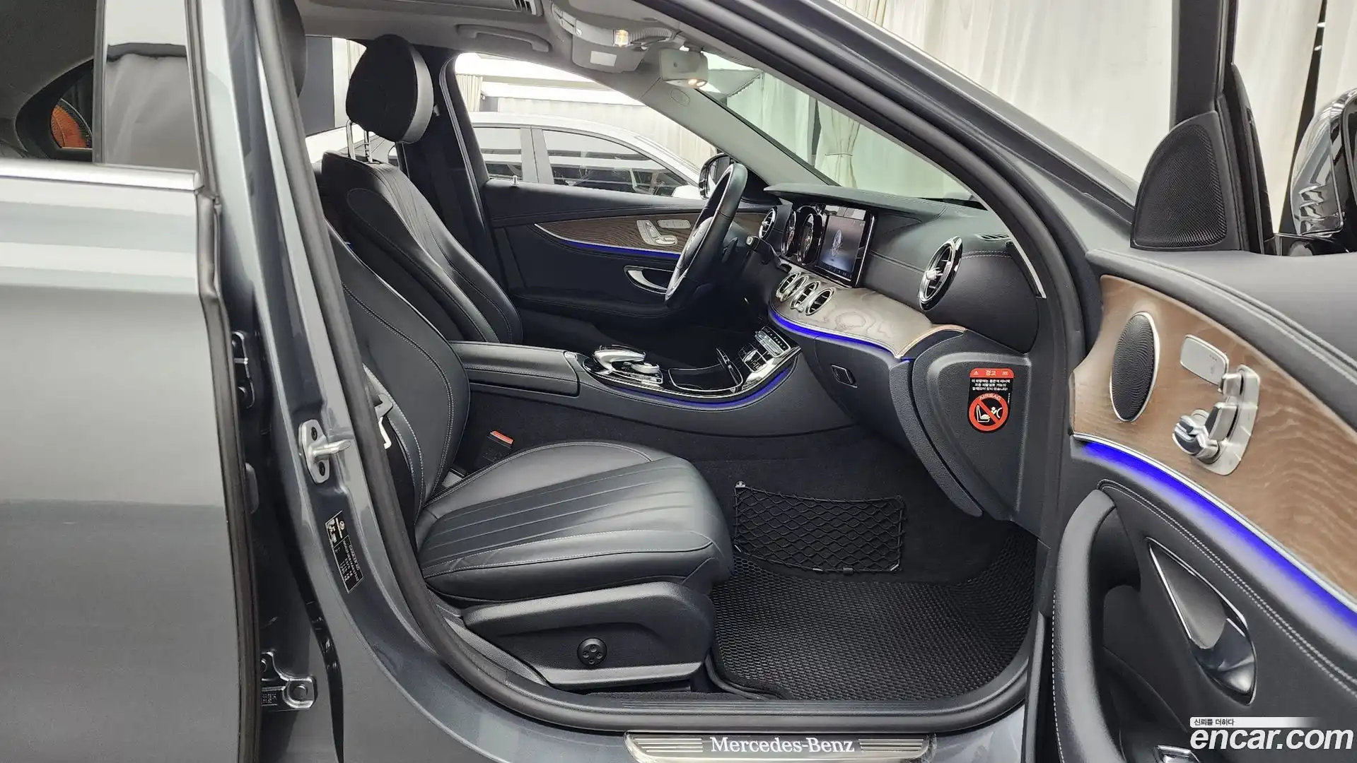 E-Class Mercedes-Benz 2019.3-OPTION-015