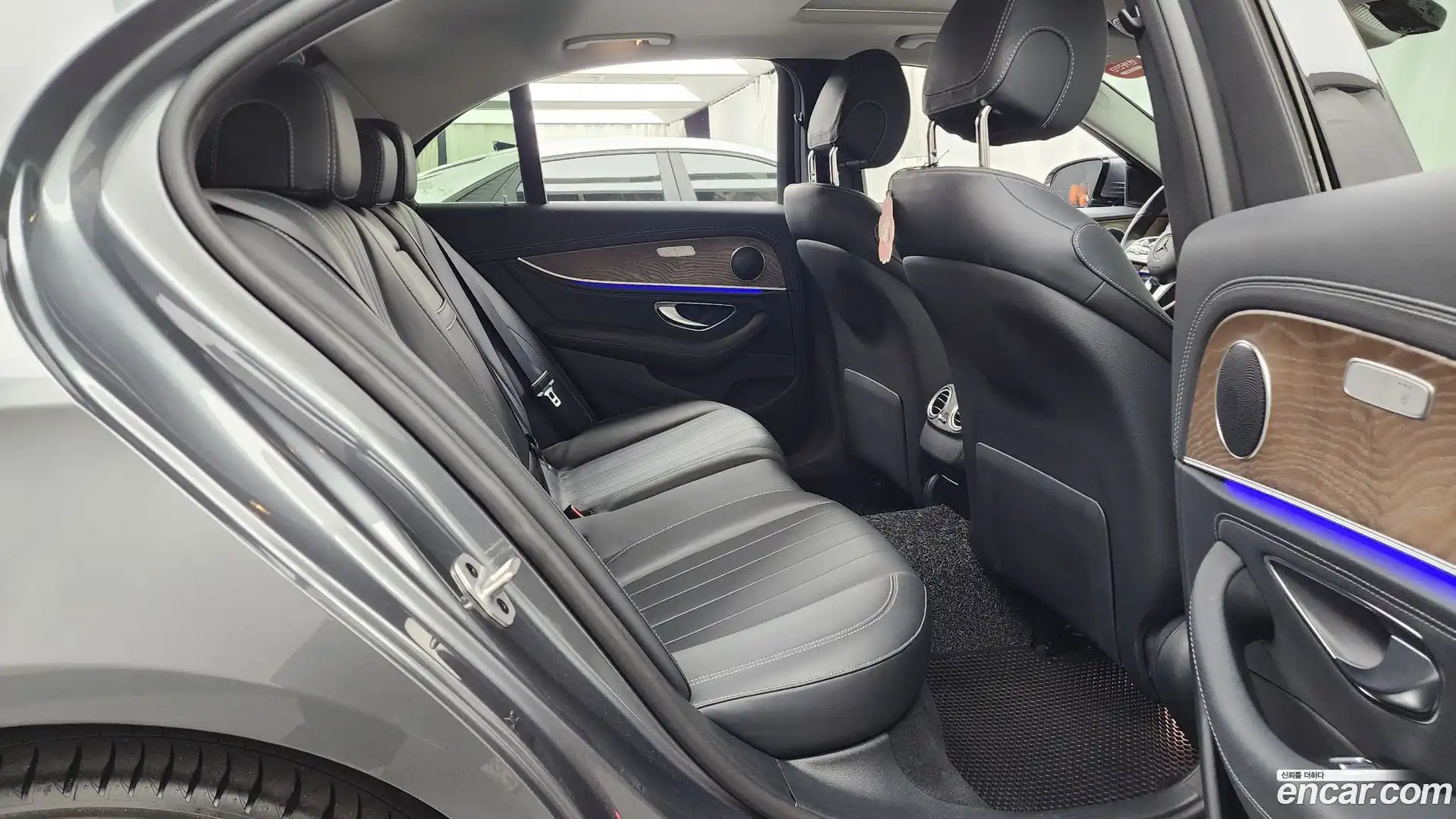 E-Class Mercedes-Benz 2019.3-OPTION-016
