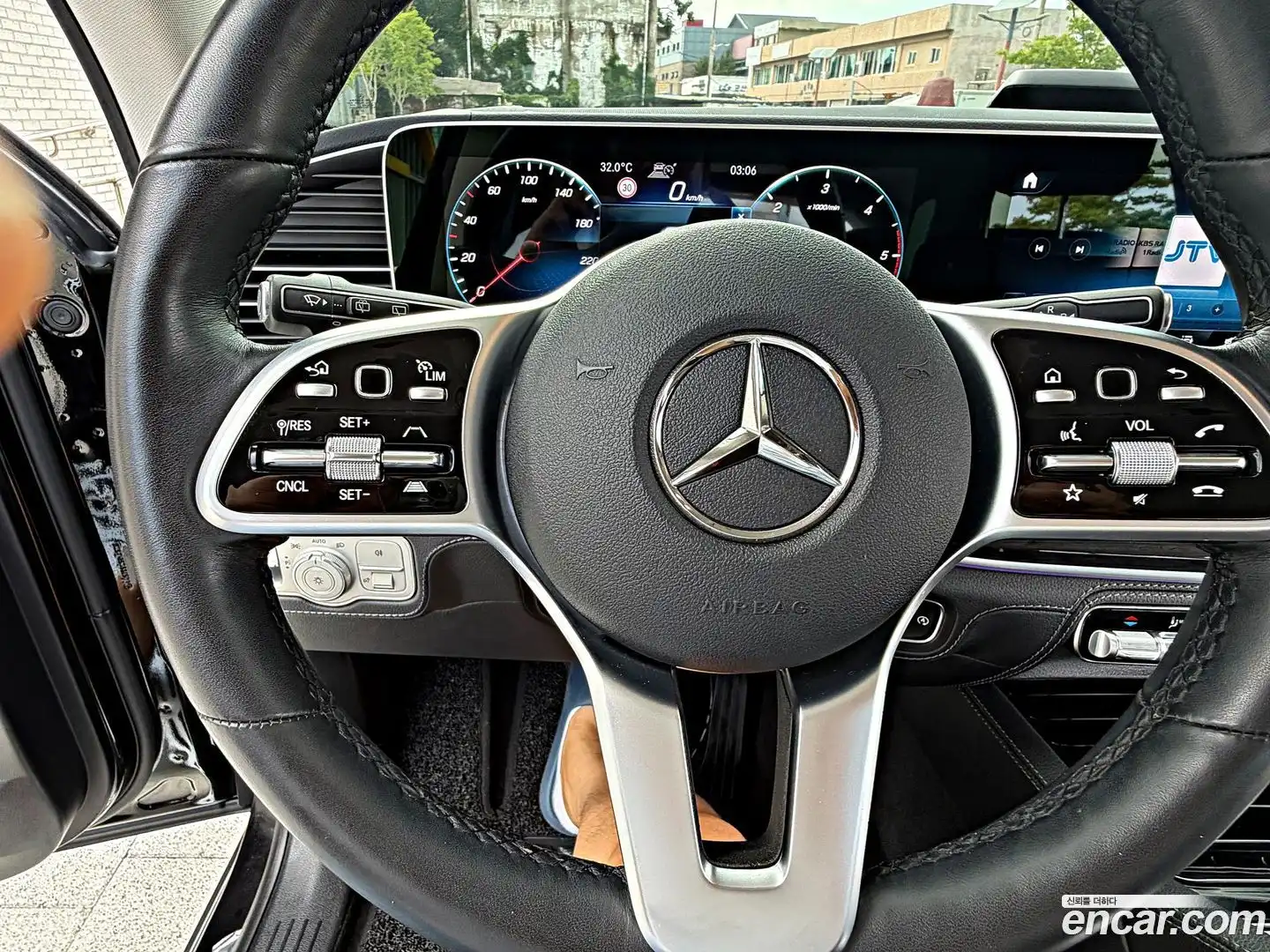 GLE-Class Mercedes-Benz 2022.5-INNER-007