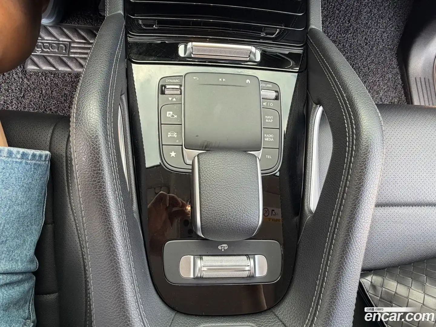 GLE-Class Mercedes-Benz 2022.5-INNER-010