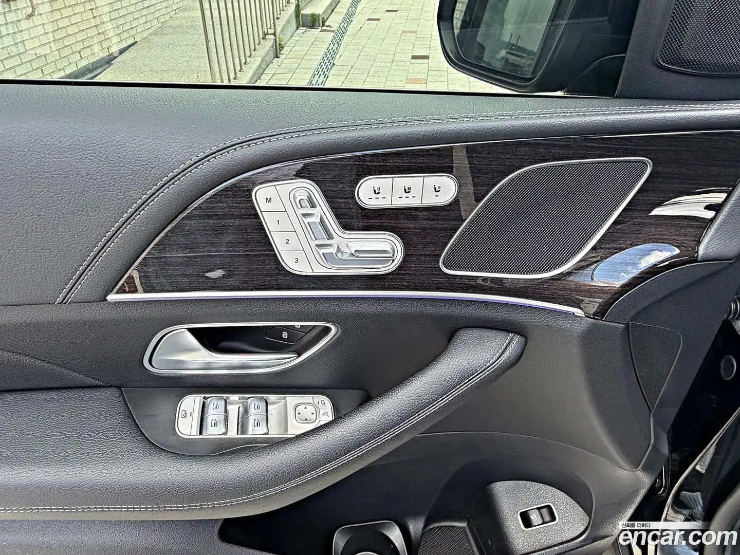 GLE-Class Mercedes-Benz 2022.5-OPTION-015