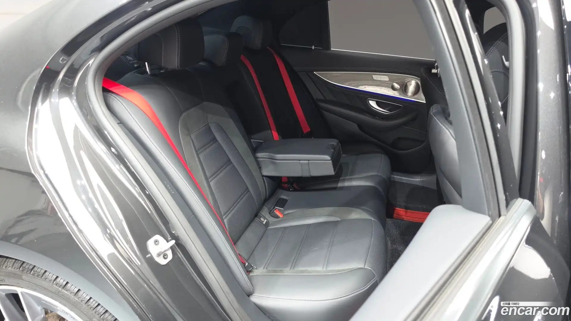 E-Class Mercedes-Benz 2021.9-OPTION-016