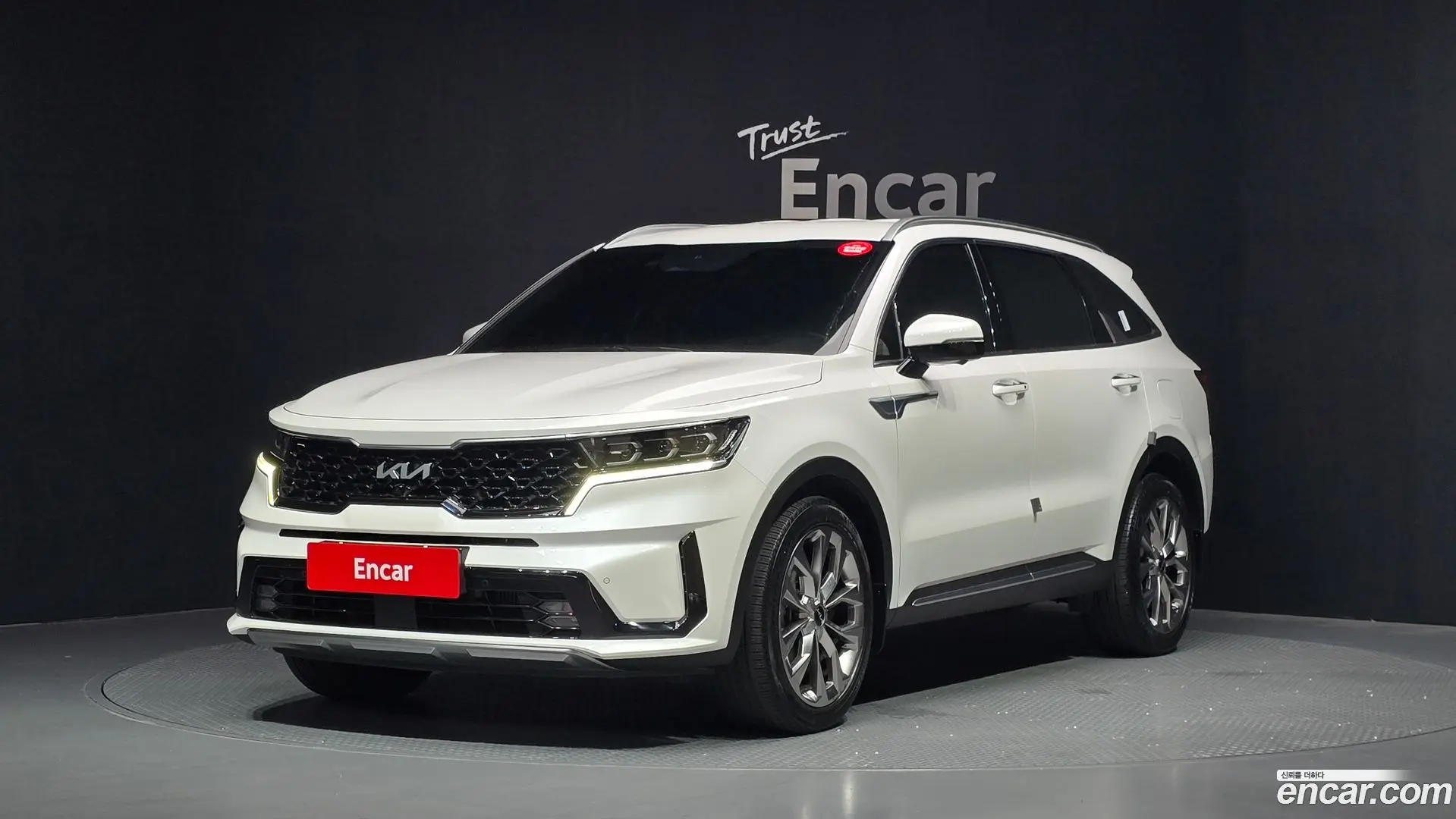 Main__Slider__Photo:Sorento Kia 2021.7-0