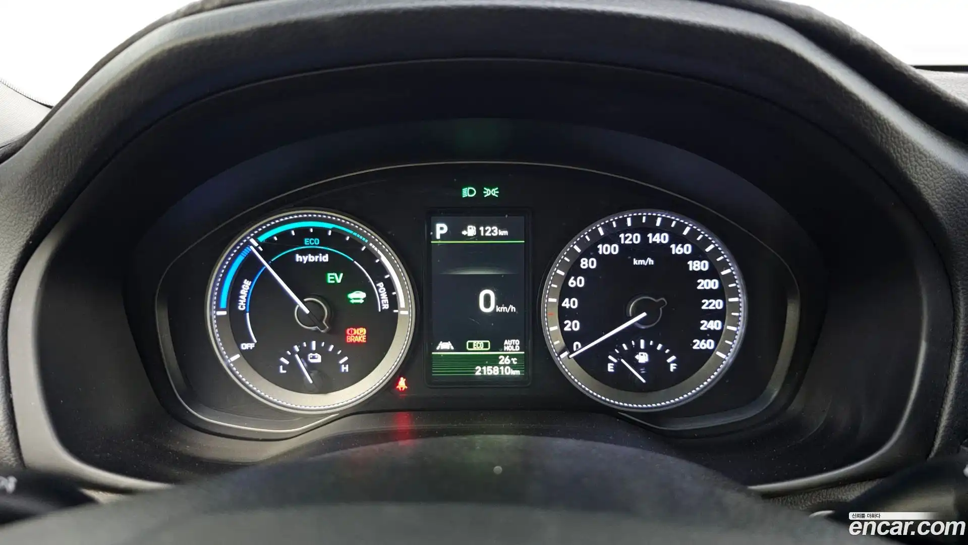Grandeur Hyundai 2019.1-INNER-008