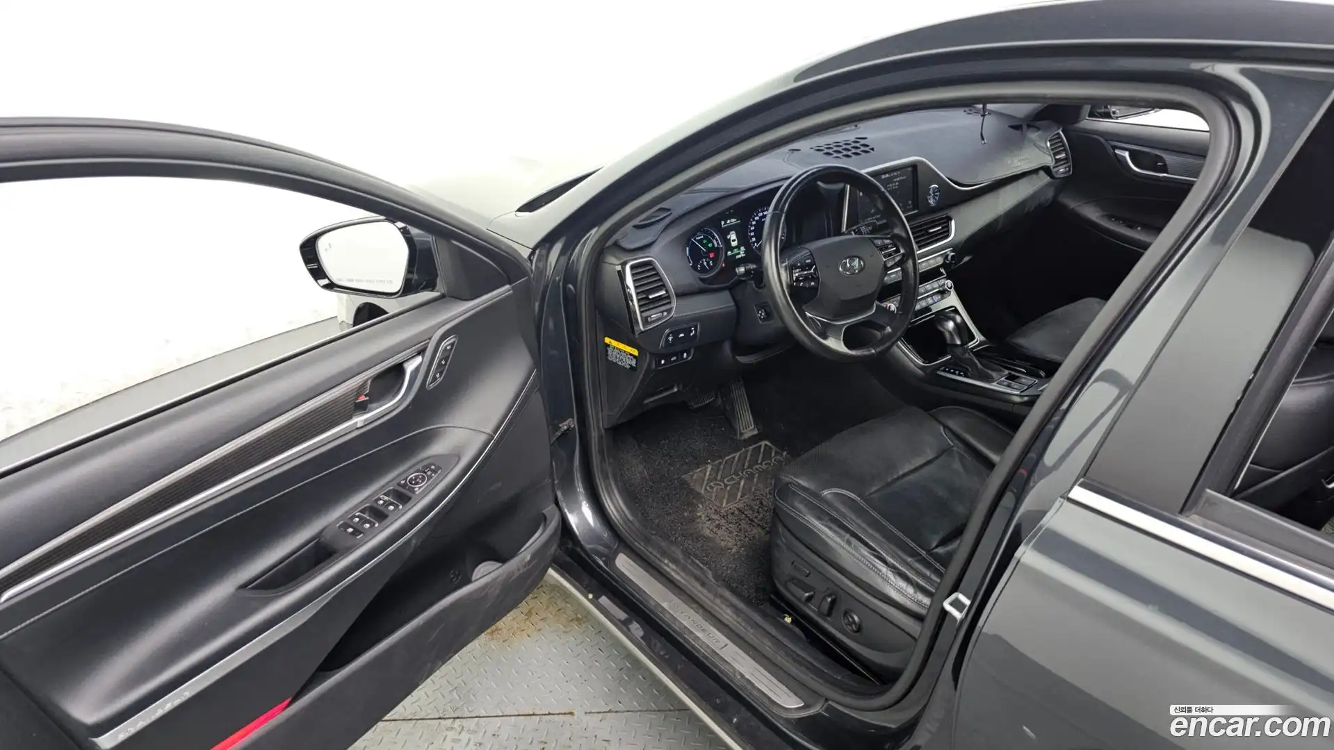 Grandeur Hyundai 2019.1-INNER-010