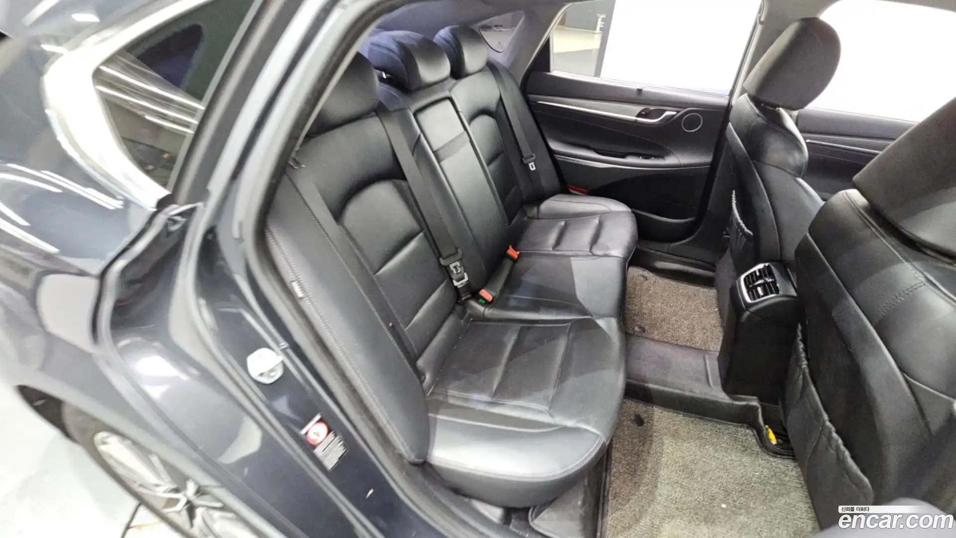 Grandeur Hyundai 2019.1-OPTION-015