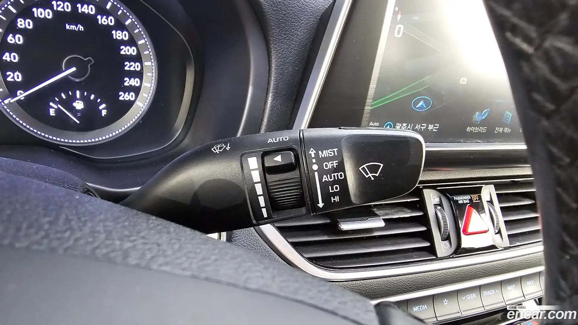 Grandeur Hyundai 2019.1-OPTION-016