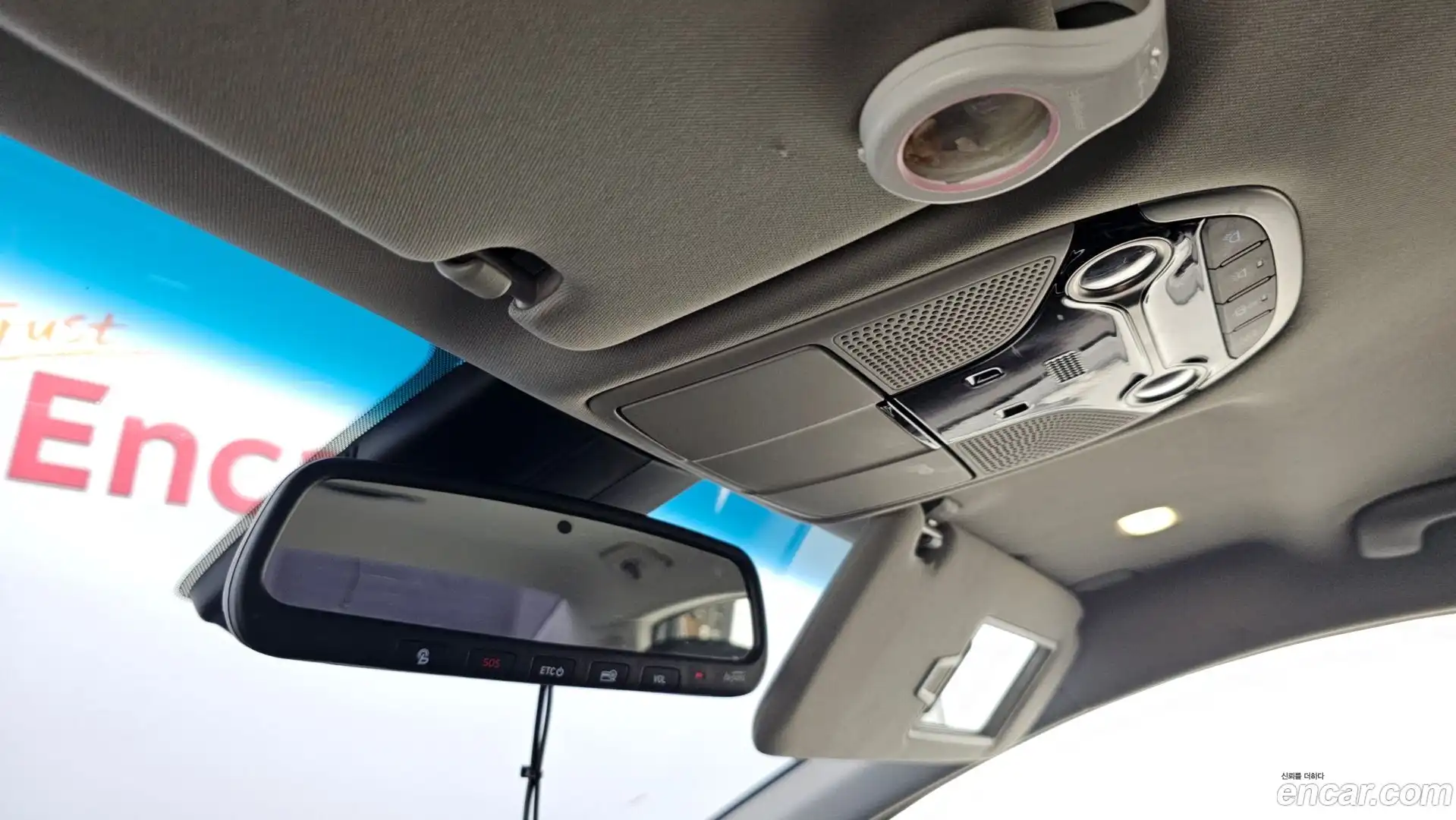 Grandeur Hyundai 2019.1-OPTION-024