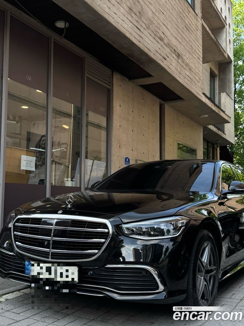 Main__Slider__Photo:S-Class Mercedes-Benz 2021.3-0