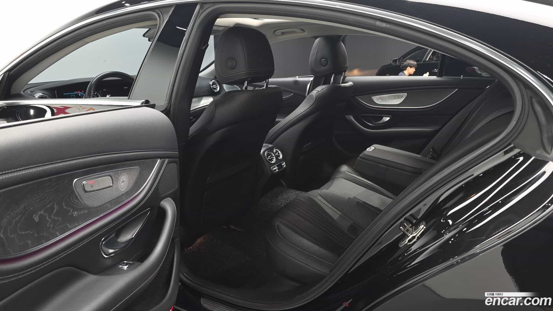 CLS-Class Mercedes-Benz 2019.8-OPTION-015