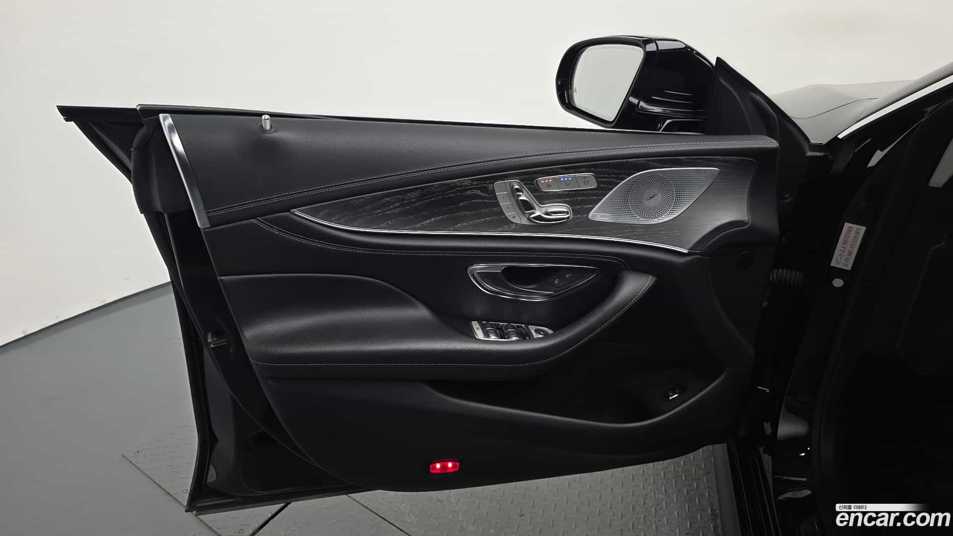 CLS-Class Mercedes-Benz 2019.8-INNER-034