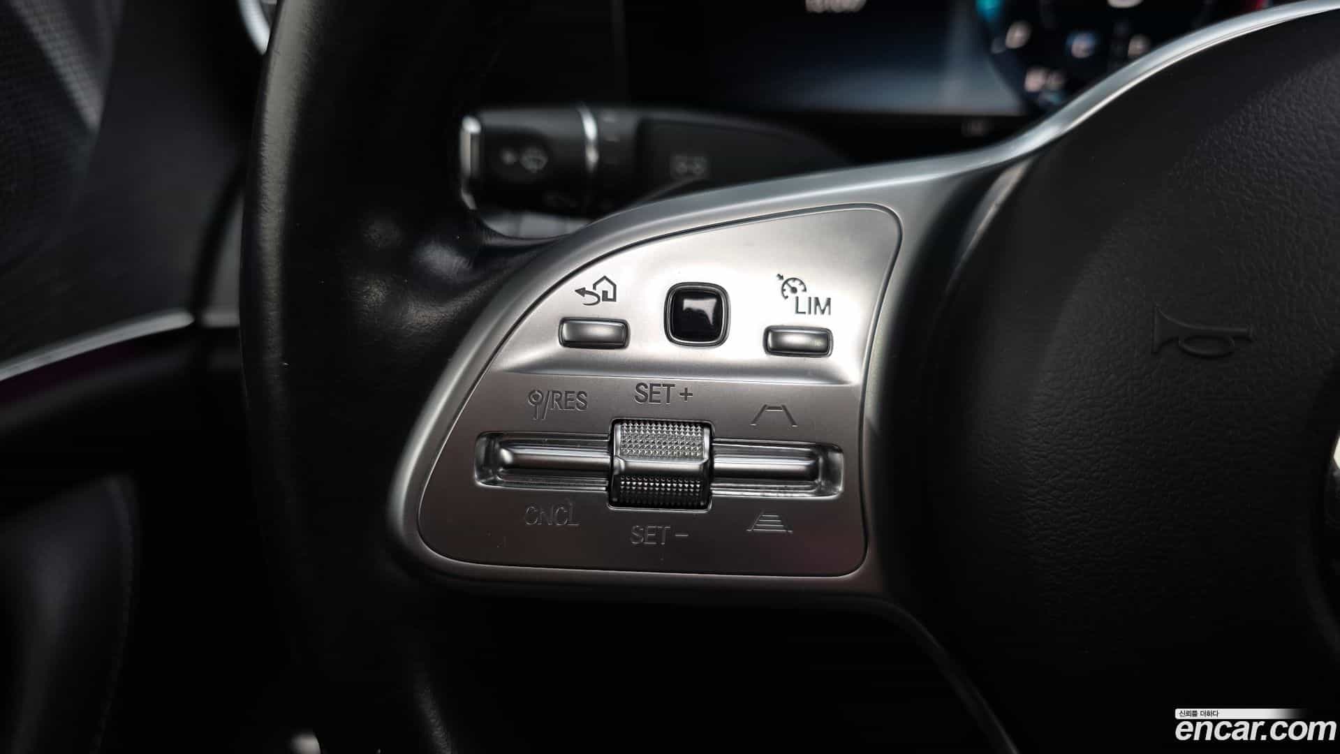 CLS-Class Mercedes-Benz 2019.8-OPTION-043