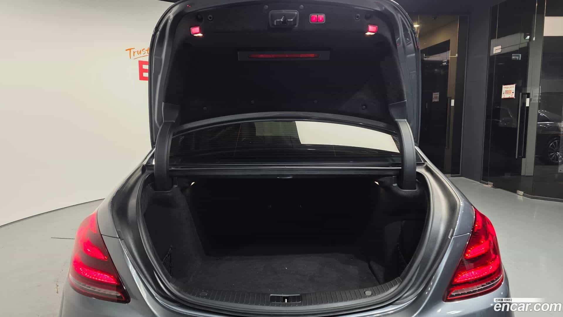 S-Class Mercedes-Benz 2018.1-OPTION-024