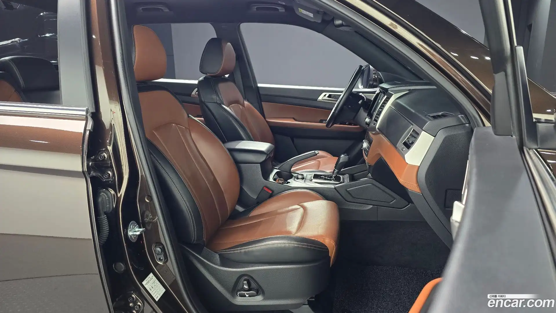 Rexton KG Mobility 2018.6-INNER-010