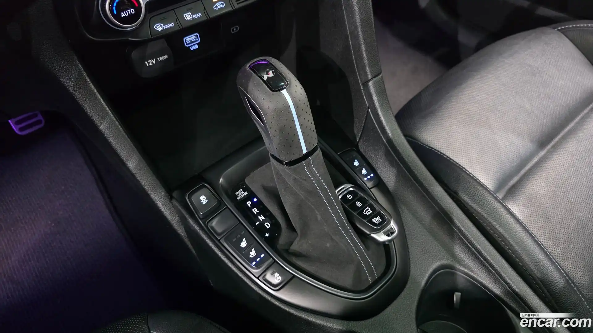Veloster Hyundai 2021.2-INNER-009