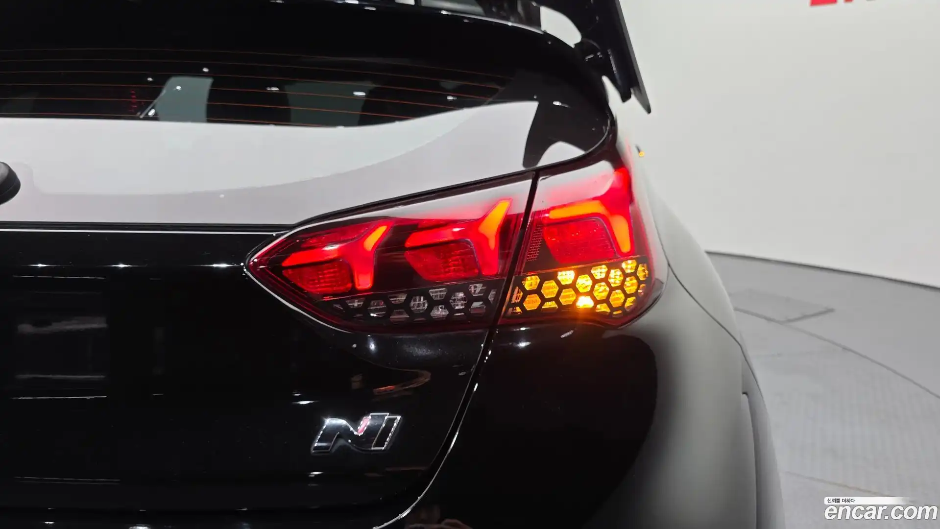 Veloster Hyundai 2021.2-OUTER-033