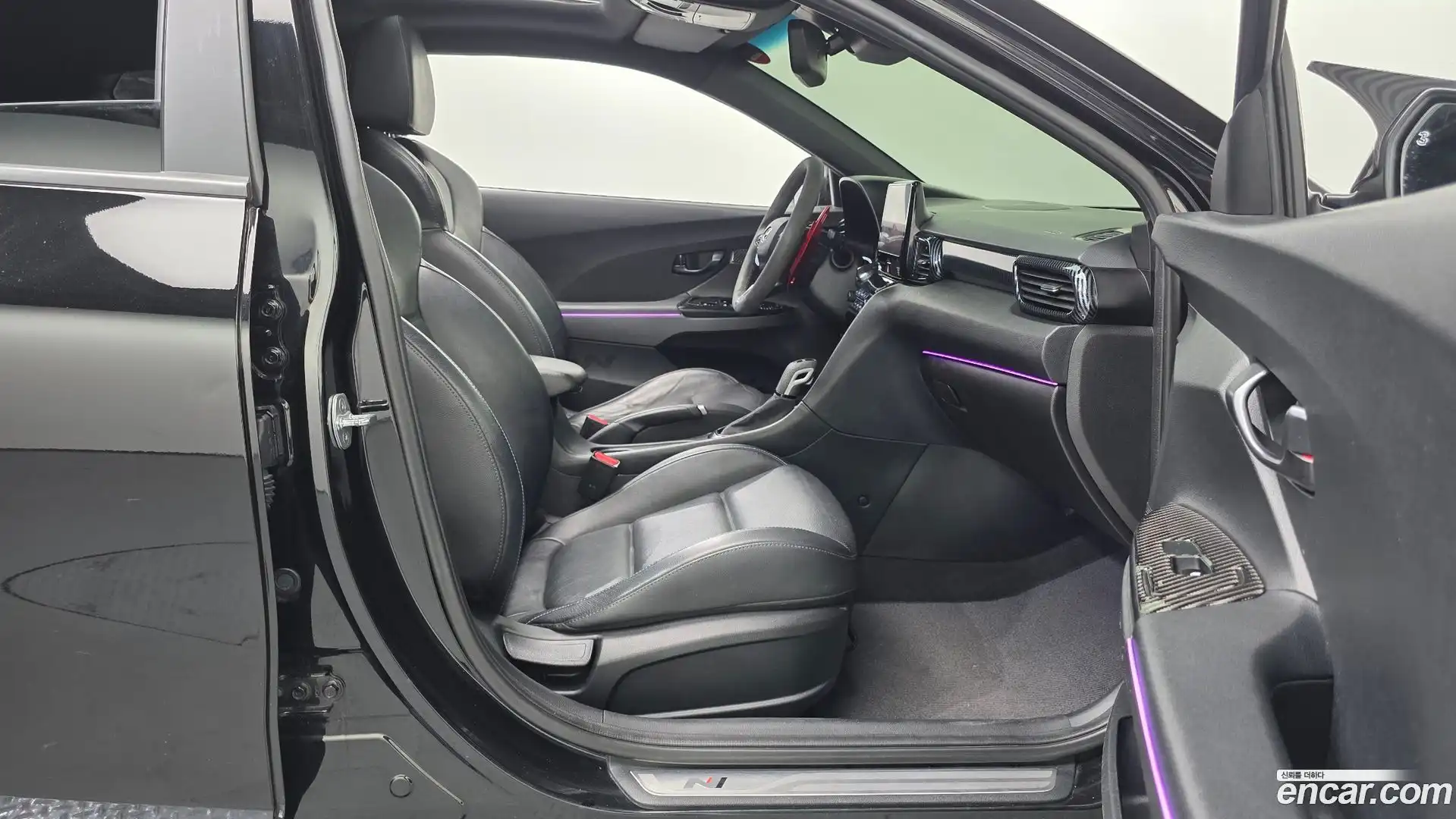 Veloster Hyundai 2021.2-INNER-036