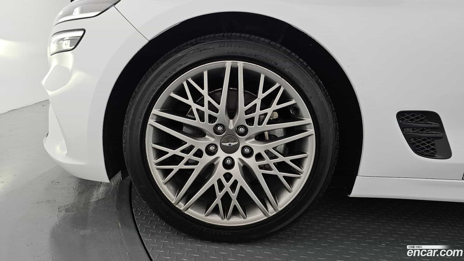 G70 Genesis 2022.11-OUTER-005