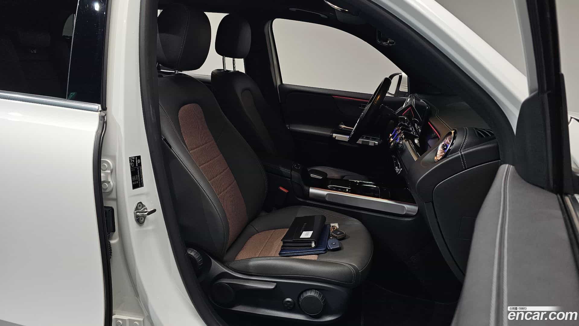 EQB Mercedes-Benz 2022.8-OPTION-016