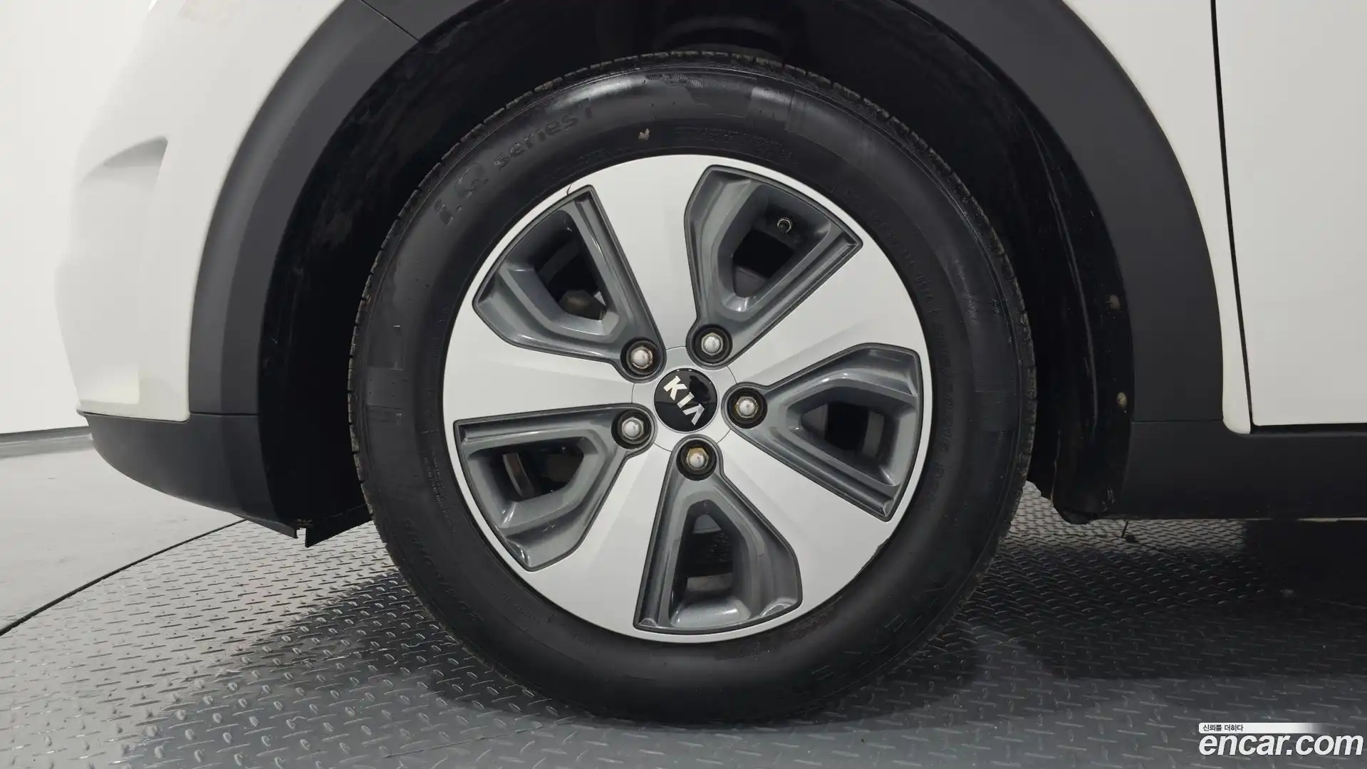 Niro Kia 2017.6-OUTER-005
