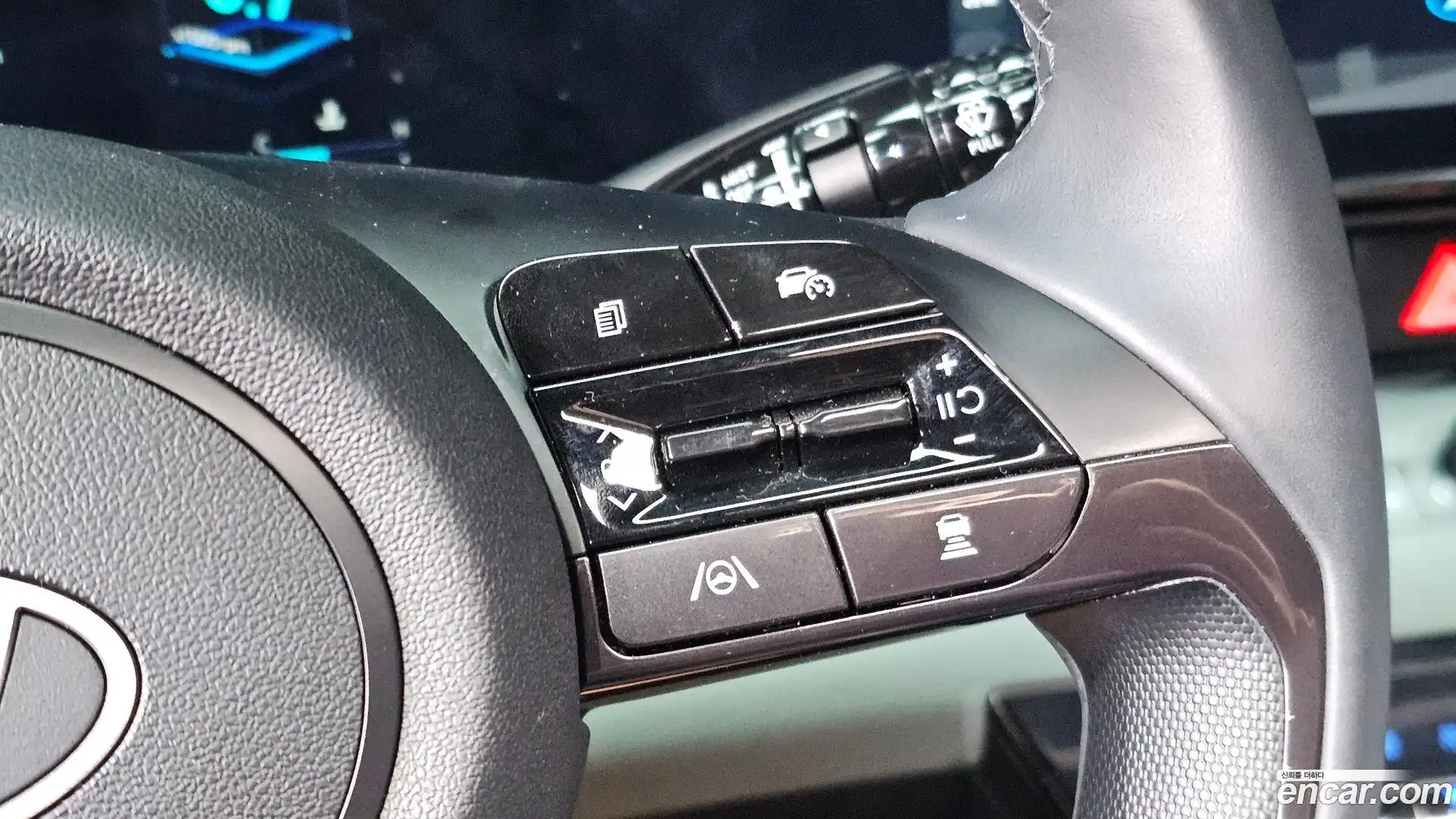 AVANTE Hyundai 2023.8-OPTION-044