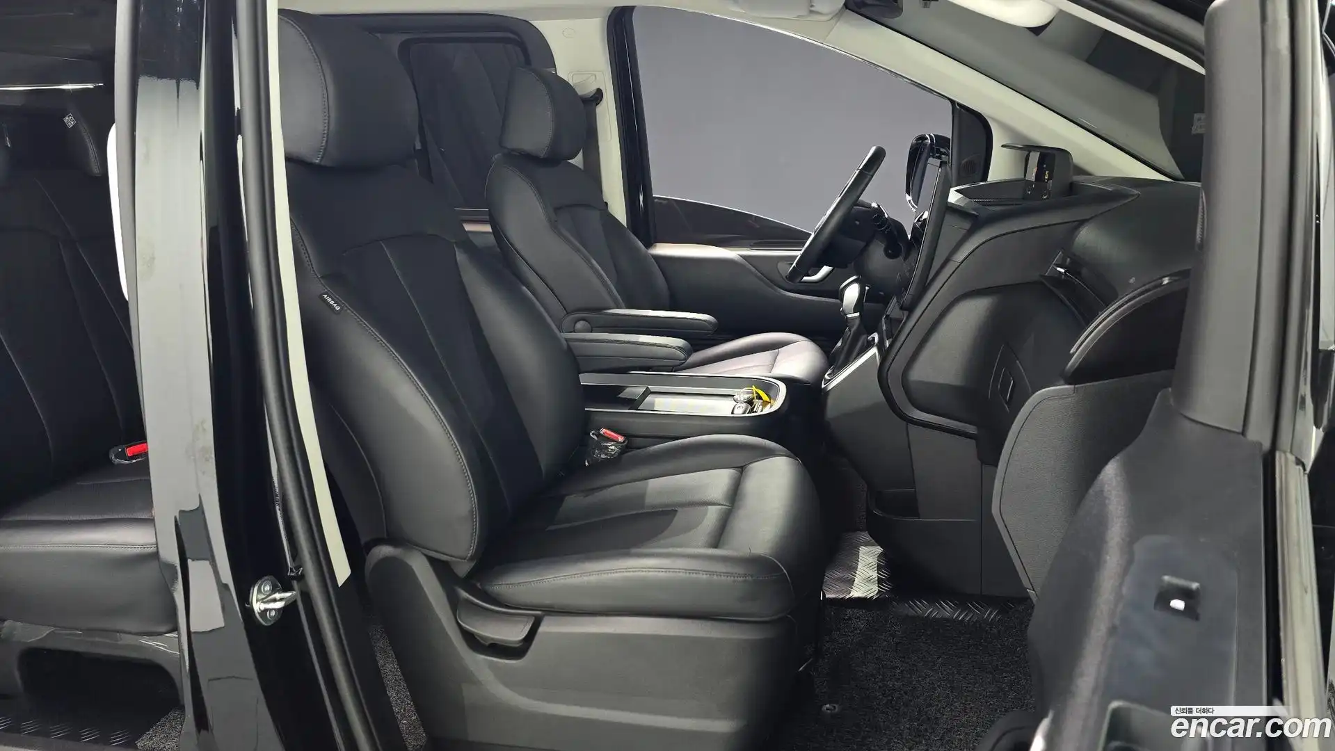 Staria Hyundai 2023.6-INNER-010