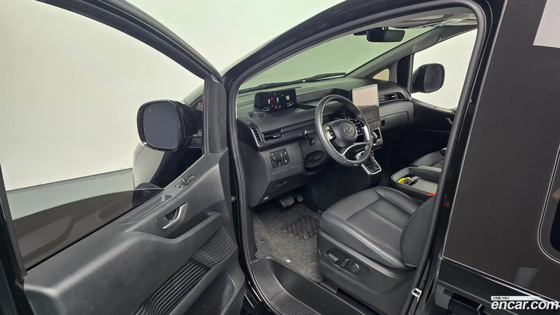 Staria Hyundai 2023.6-OPTION-015