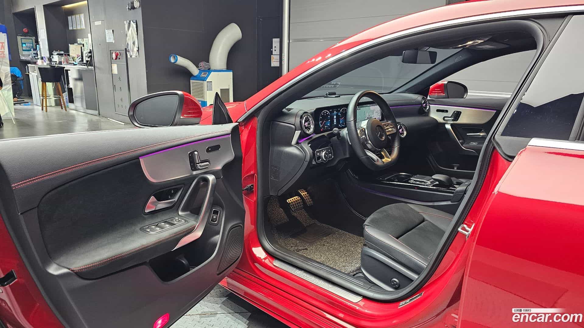 CLA-Class Mercedes-Benz 2021.0-INNER-010