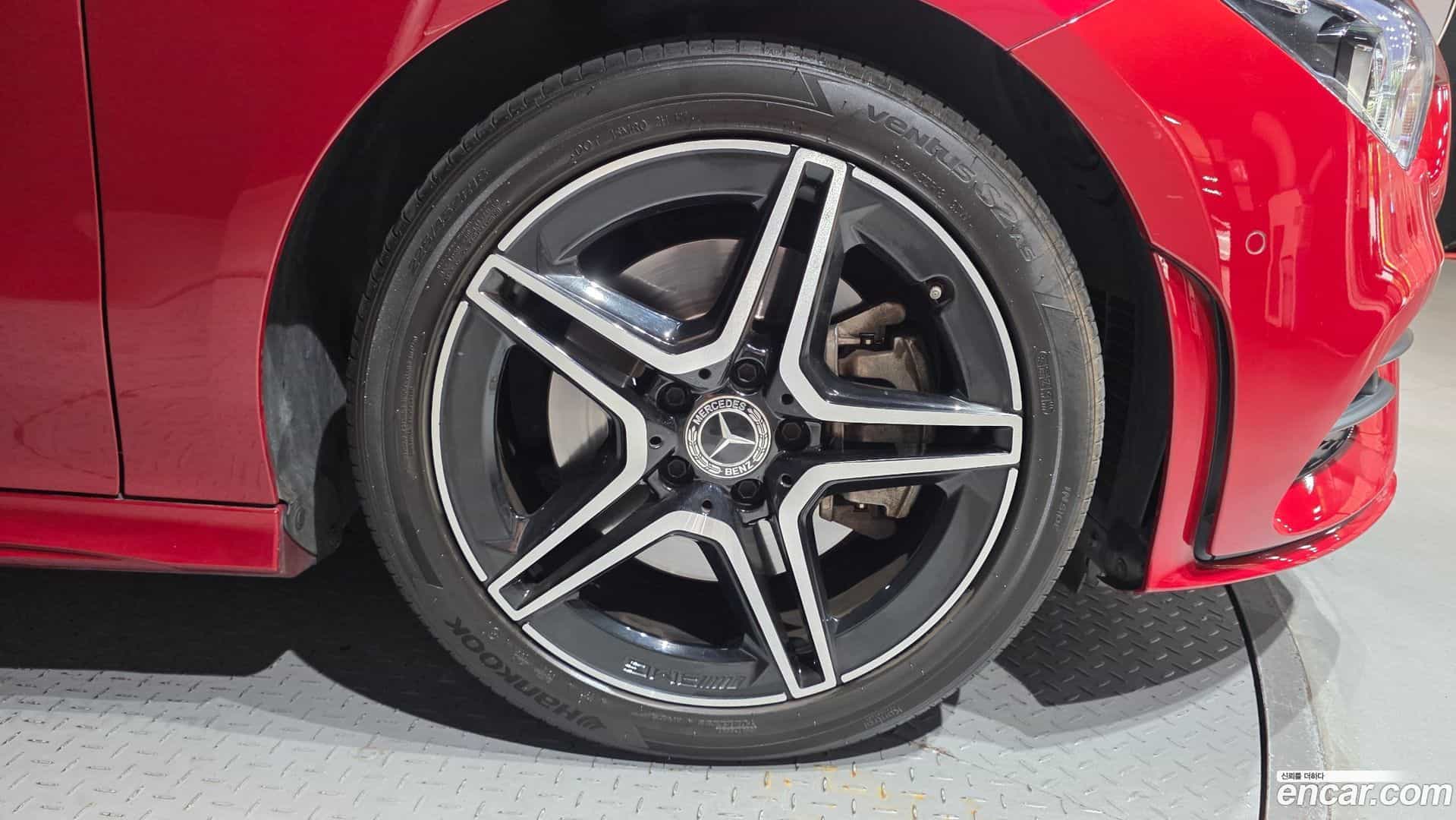 CLA-Class Mercedes-Benz 2021.0-OUTER-031