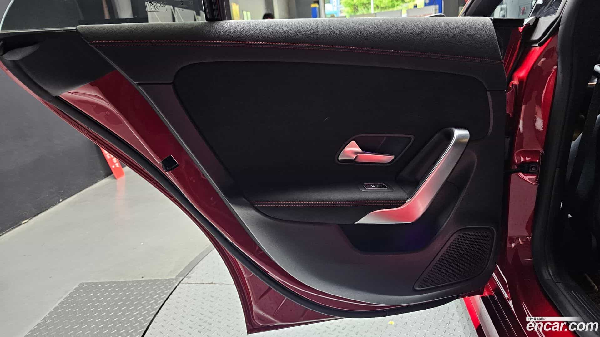 CLA-Class Mercedes-Benz 2021.0-INNER-035