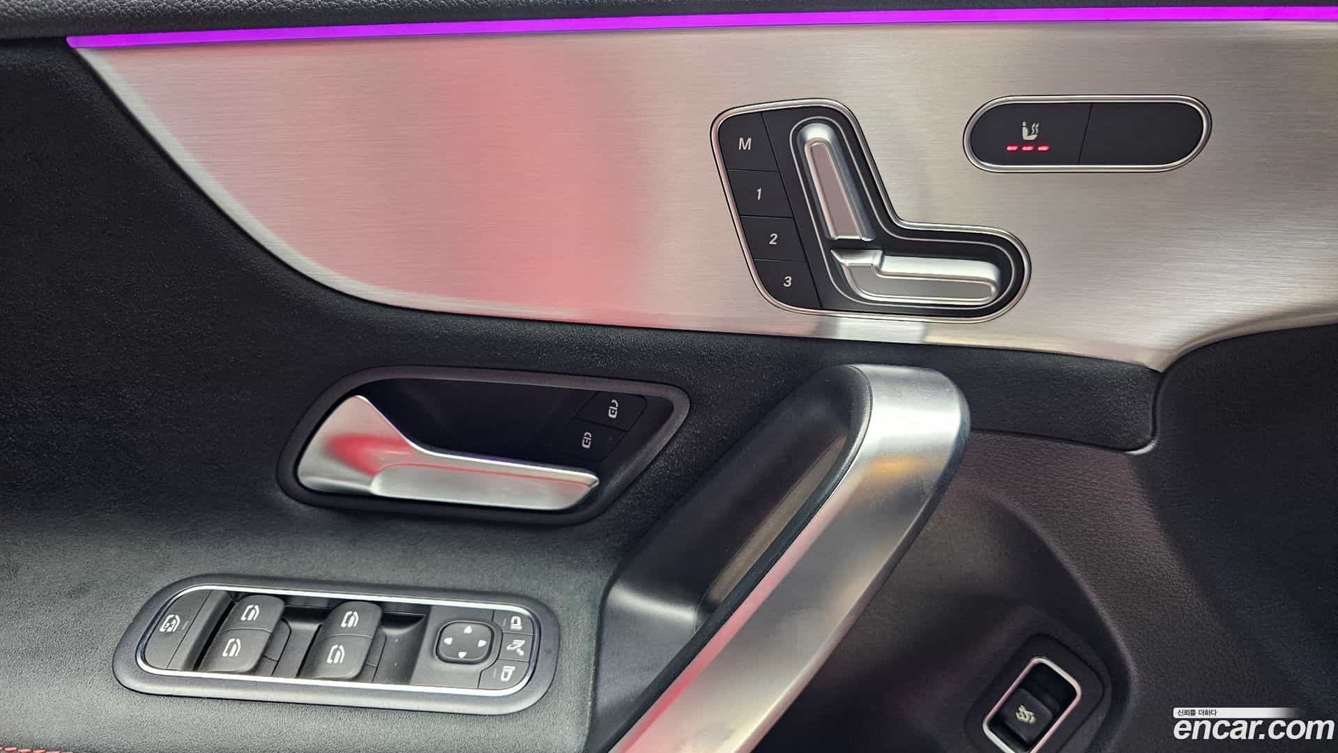 CLA-Class Mercedes-Benz 2021.0-OPTION-040