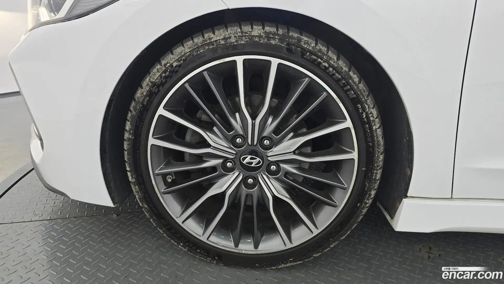 AVANTE Hyundai 2016.11-OUTER-005