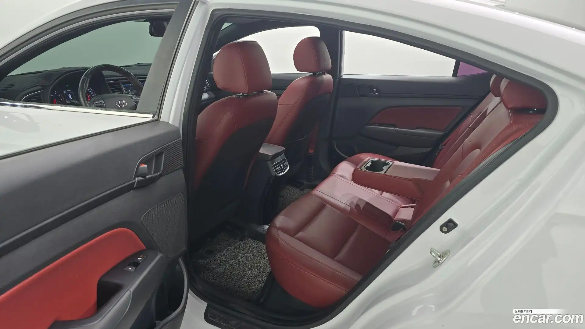 AVANTE Hyundai 2016.11-OPTION-016