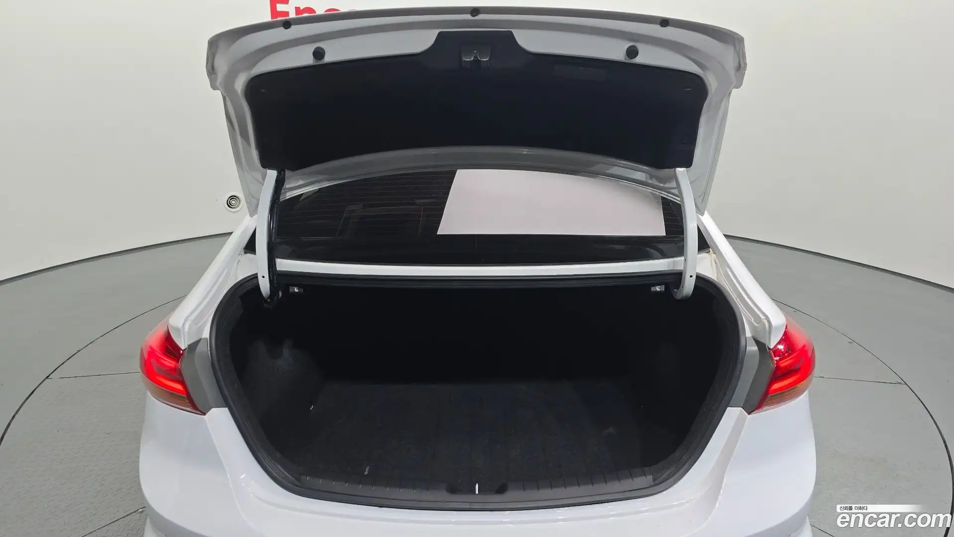 AVANTE Hyundai 2016.11-OPTION-024
