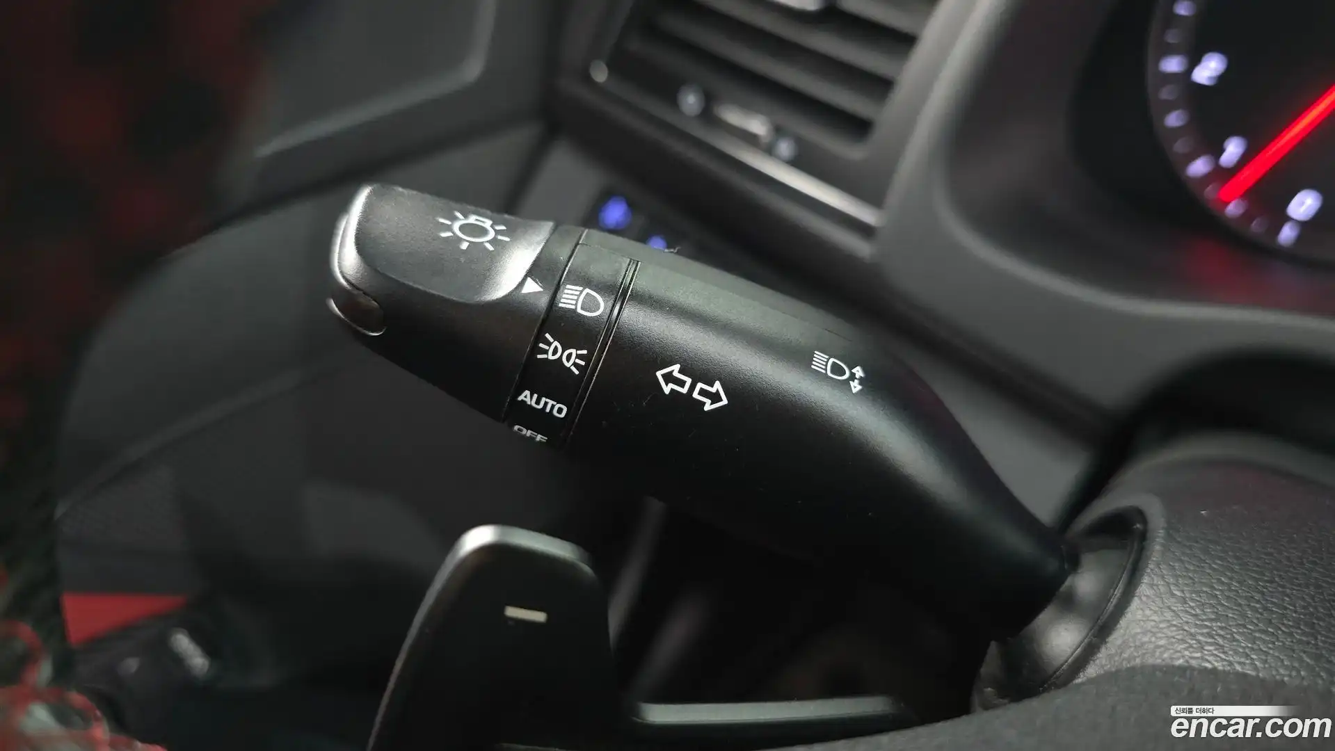 AVANTE Hyundai 2016.11-OPTION-044