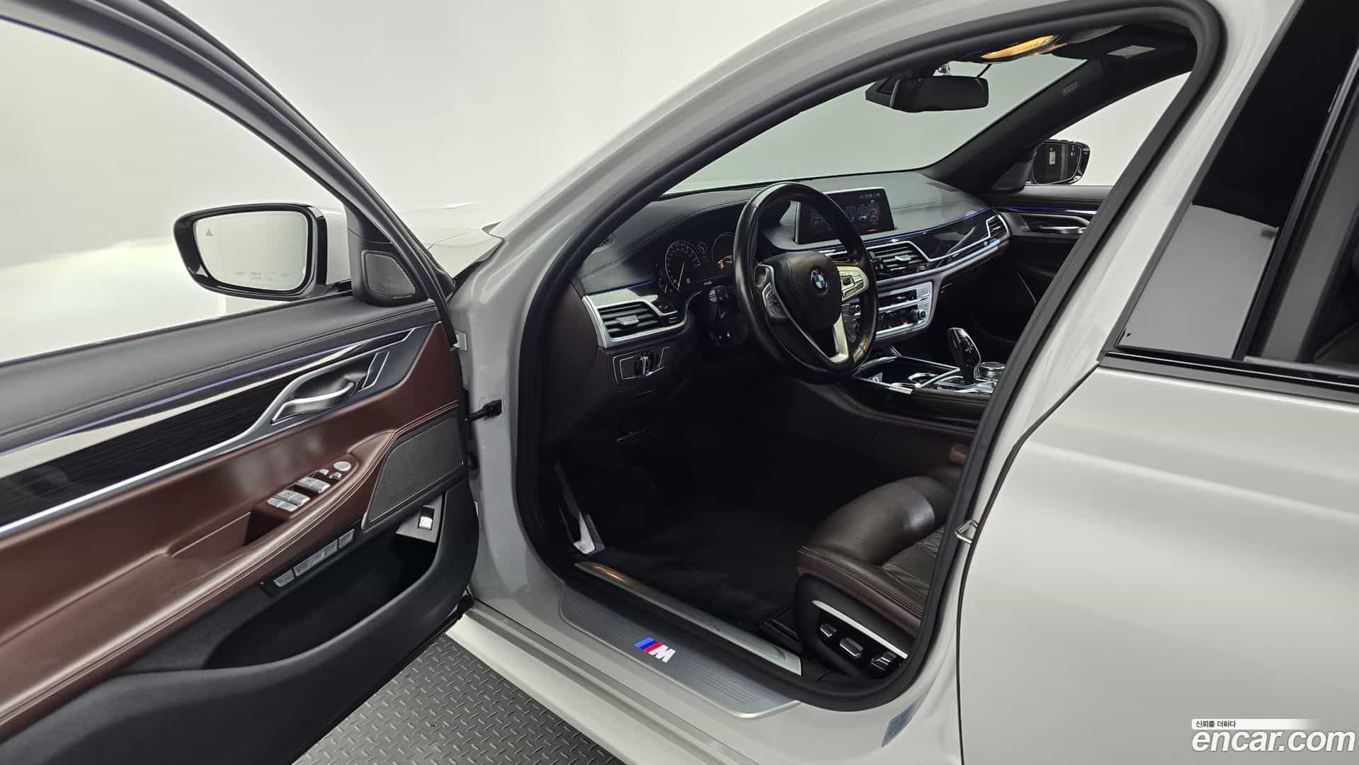 7-Series BMW 2016.7-INNER-010