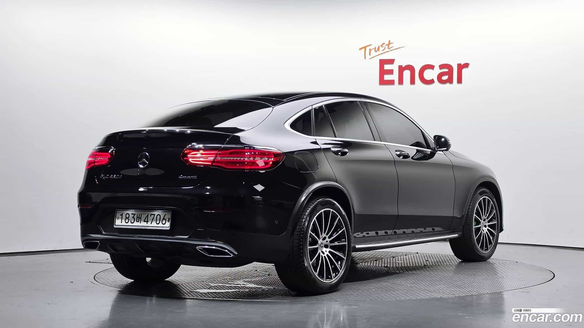GLC-Class Mercedes-Benz 2017.4-OUTER-002