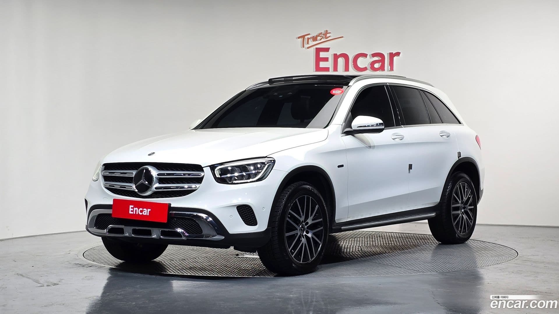 Main__Slider__Photo:GLC-Class Mercedes-Benz 2021.11-0