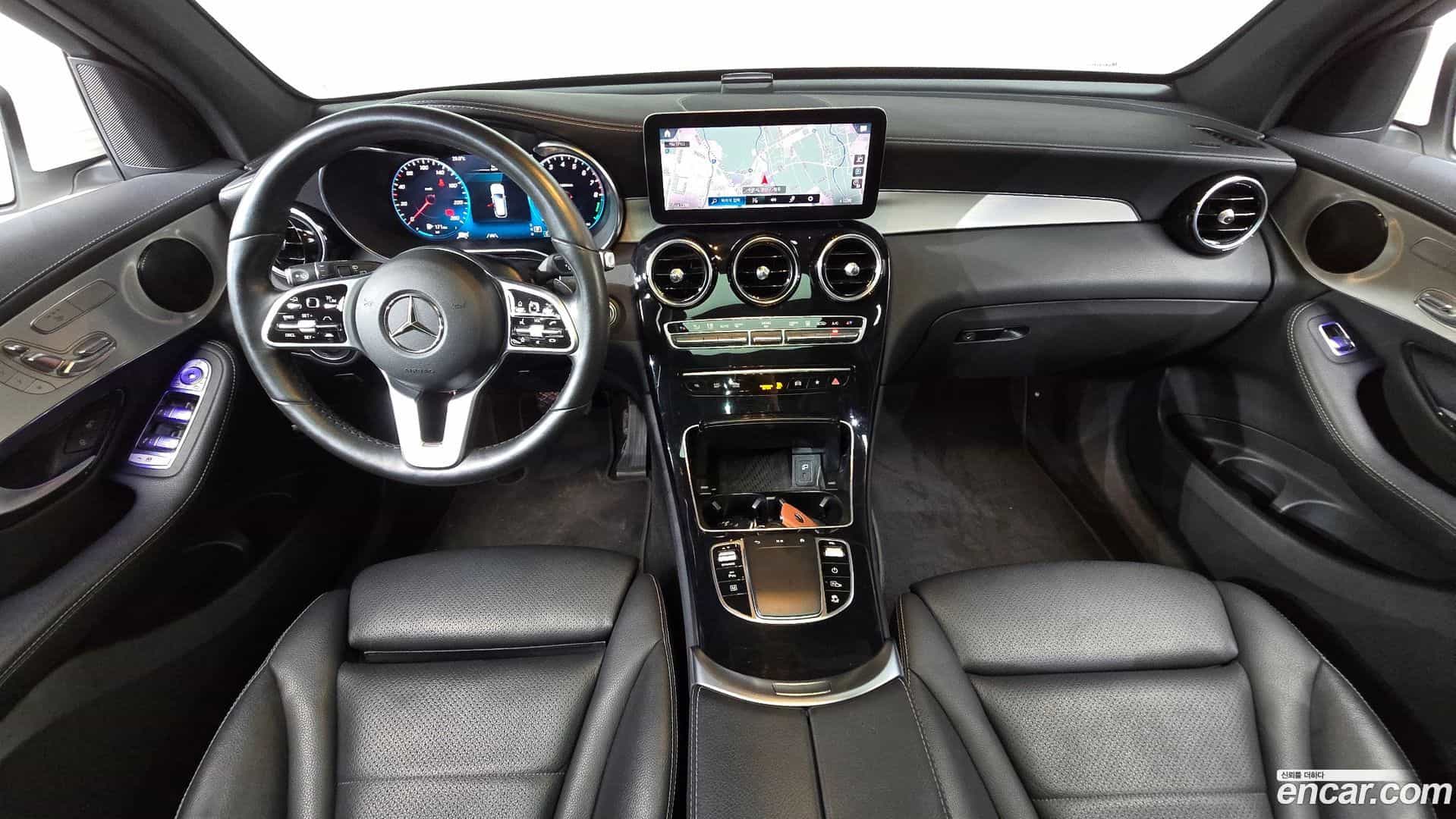 GLC-Class Mercedes-Benz 2021.11-INNER-007