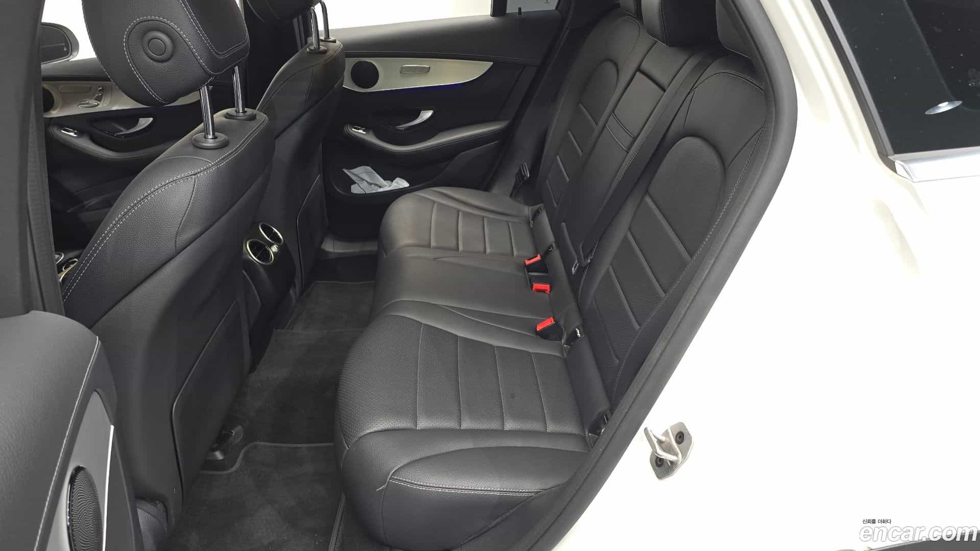 GLC-Class Mercedes-Benz 2021.11-OPTION-015