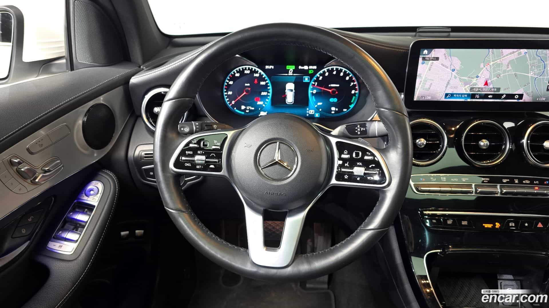 GLC-Class Mercedes-Benz 2021.11-OPTION-017