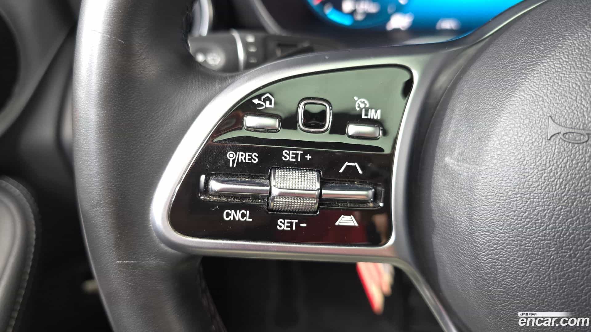 GLC-Class Mercedes-Benz 2021.11-OPTION-019
