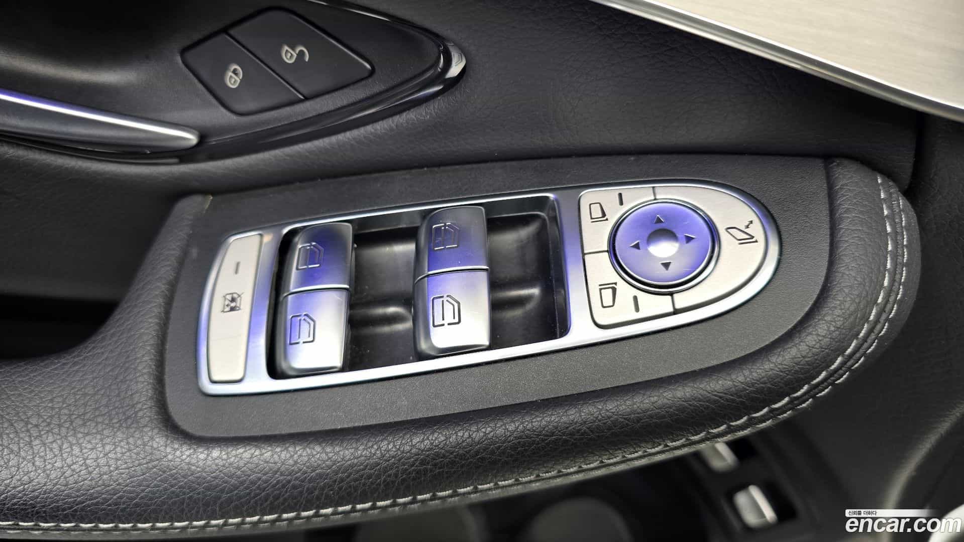 GLC-Class Mercedes-Benz 2021.11-OPTION-041