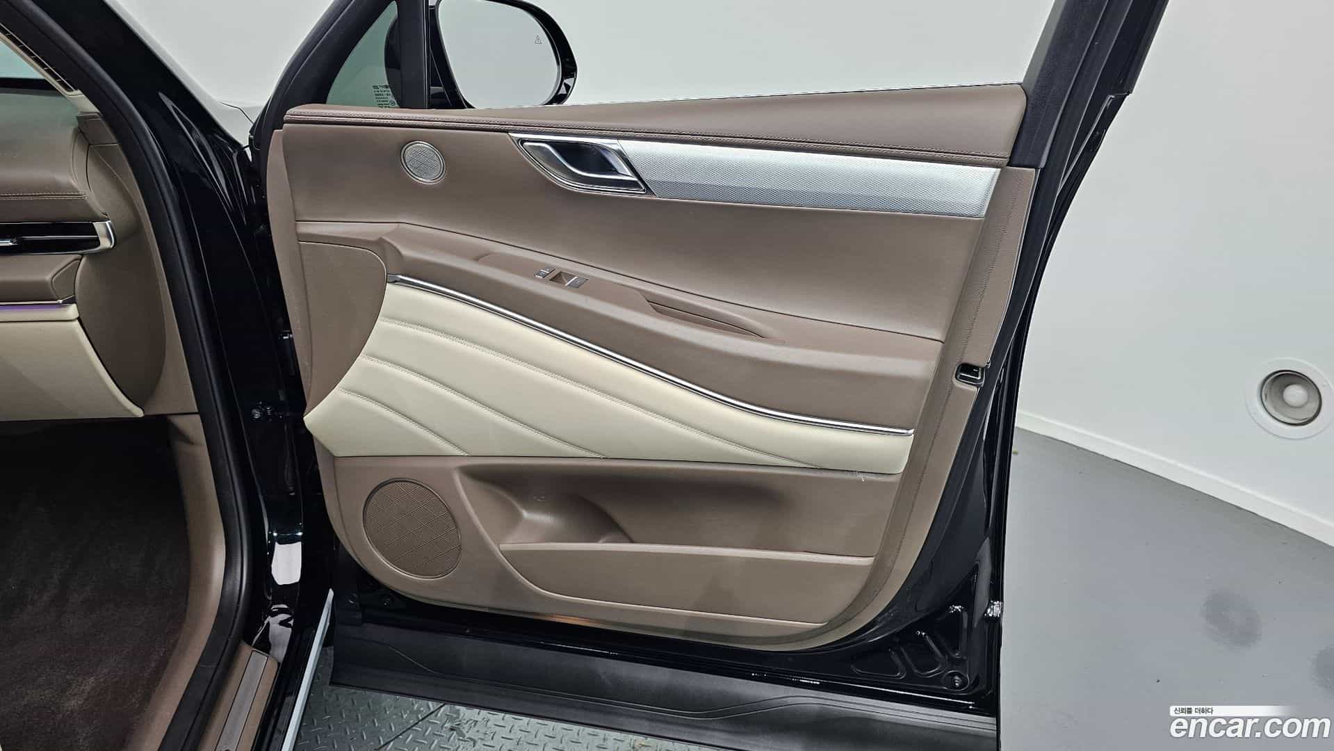 GV80 Genesis 2023.0-INNER-034
