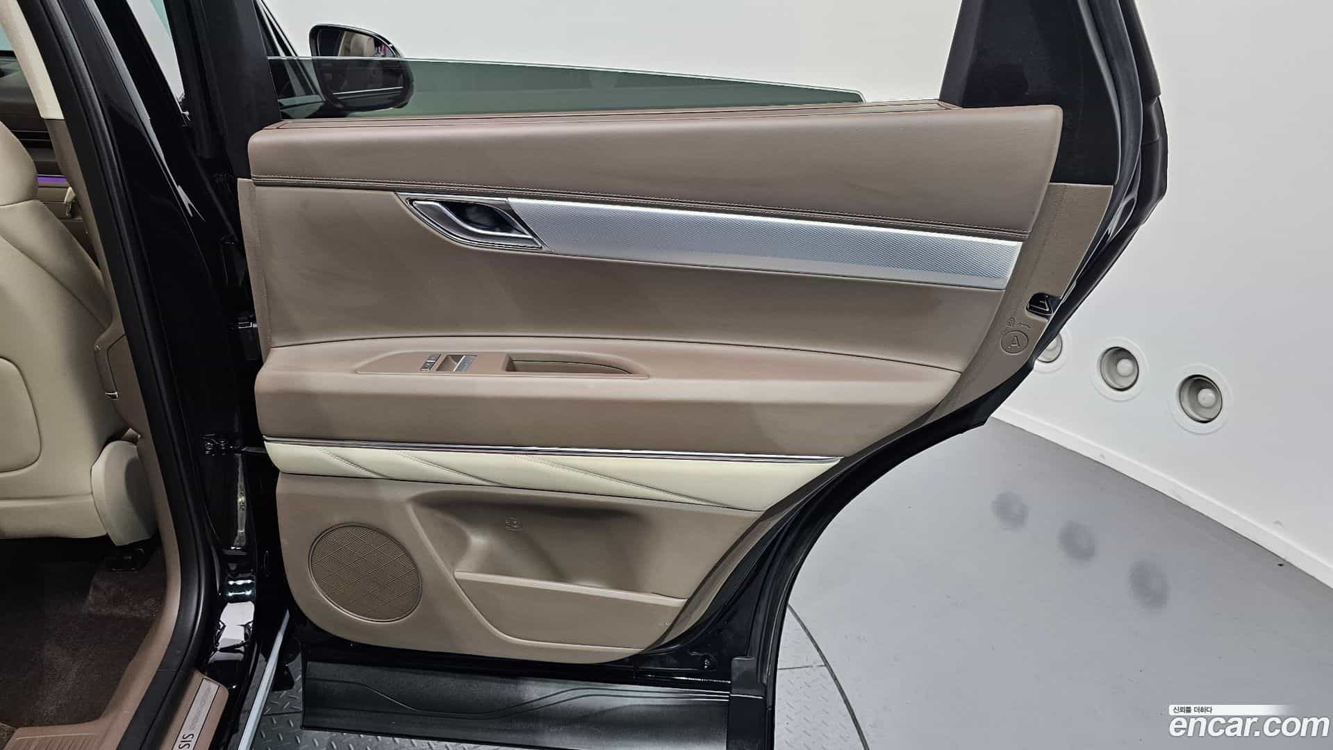 GV80 Genesis 2023.0-INNER-035