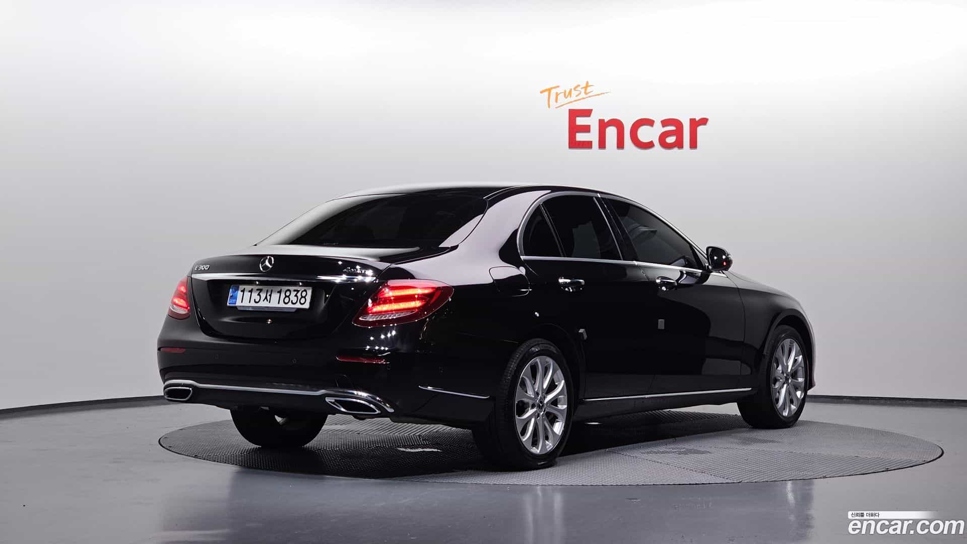 E-Class Mercedes-Benz 2020.8-OUTER-002