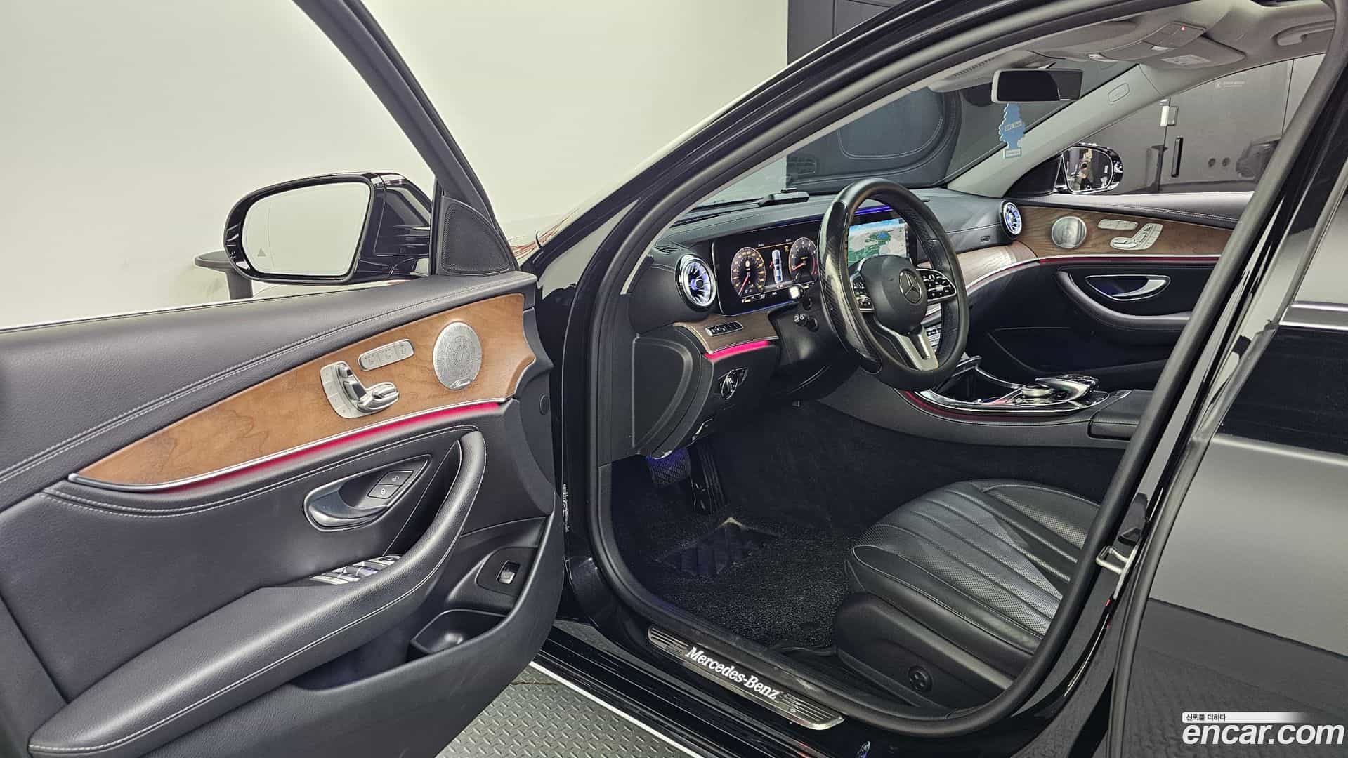 E-Class Mercedes-Benz 2020.8-INNER-010