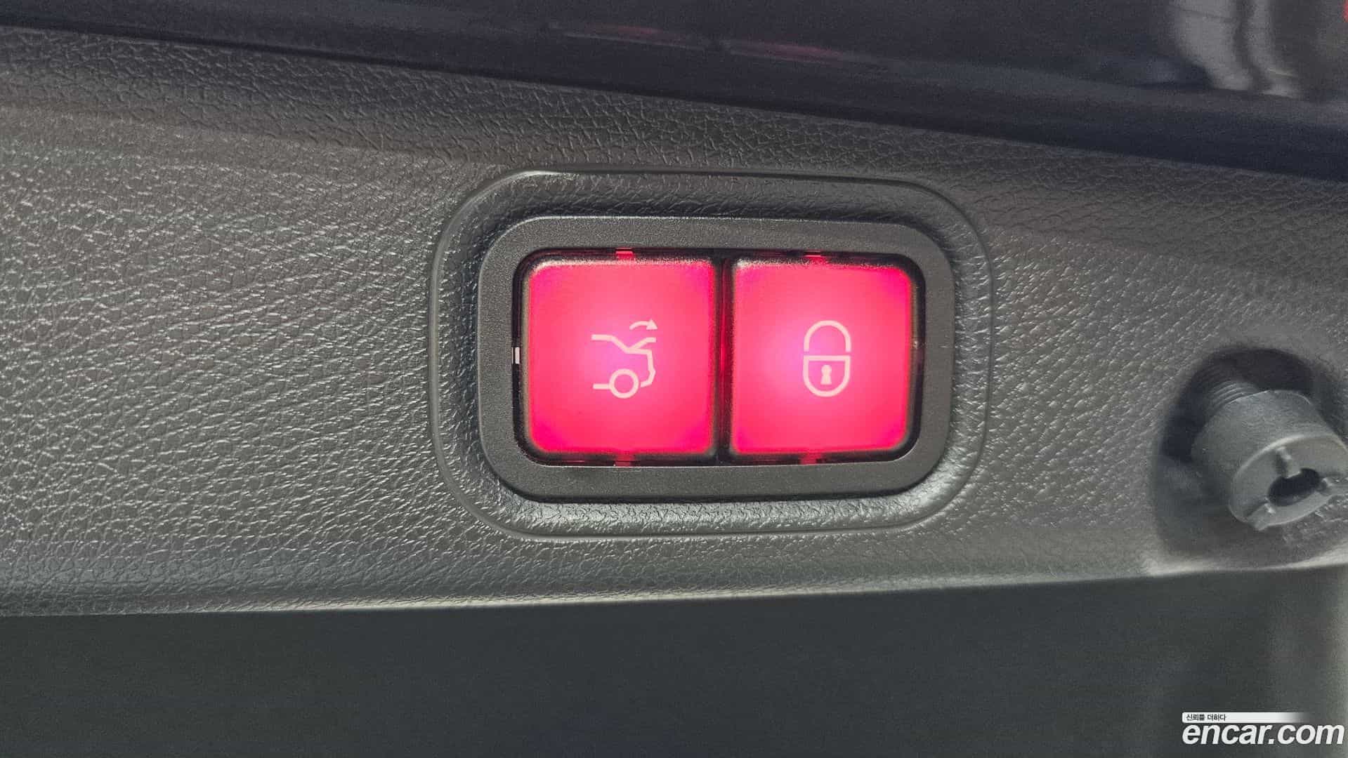 E-Class Mercedes-Benz 2020.8-OPTION-021